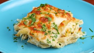 Cheesy Chicken Alfredo Pasta Bake [upl. by Mendy]