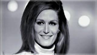 Dalida Quelli erano giorni Le temps des fleurs  Dalida officiel [upl. by Afihtan659]