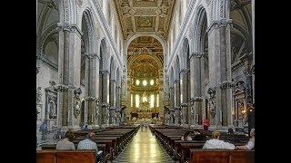 Cattedrale di Santa Maria Assunta il Duomo di Napoli Cripta di San Gennaro  Naples Cathedral [upl. by Stutsman341]