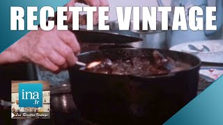 Recette  Le civet de lièvre à lancienne  Archive INA [upl. by Shepley]