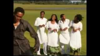 Haacaaluu Hundeessaa Sanyii Mootii Oromo Music [upl. by Magnien]